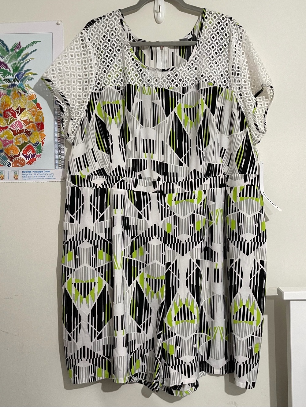 MODAMIX Women's Black, White & Lime Geometric Short Sleeve Romper Size 24W